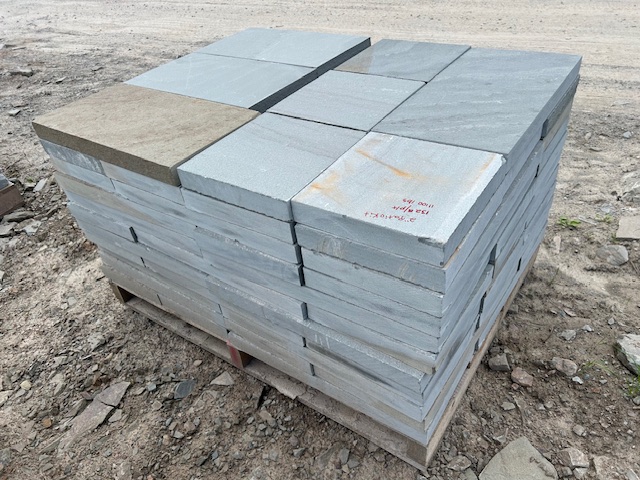 Lot 31: 3 pallets 2" Bluestone Patio Kits